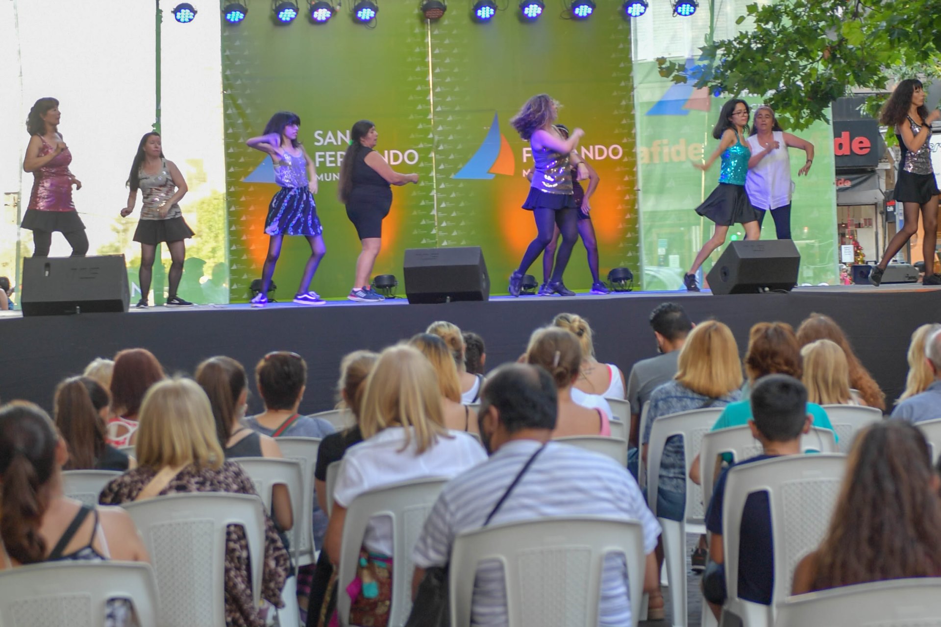 Se Realizó La Expo Talleres Culturales 2021 En La Plaza Mitre | San ...