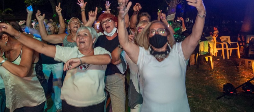 Fiesta de cierre de la Colonia de Verano de Adultos Mayores