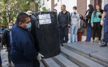 El Archivo de la Memoria recibió los tambores hallados en nuestra ciudad con restos de víctimas del terrorismo de Estado