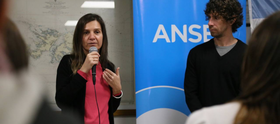 La directora ejecutiva de ANSES visitó la remodelada unidad de Victoria y participó de un operativo