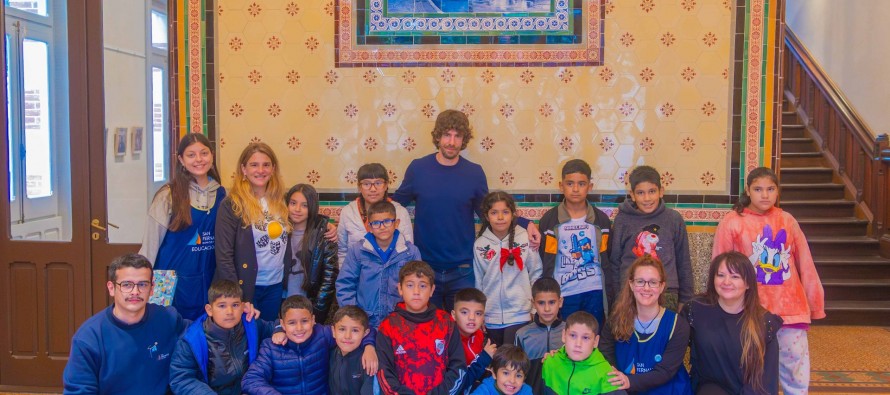 Chicos de los centros educativos municipales visitaron el Palacio Belgrano Otamendi