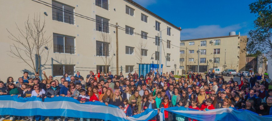 Inauguraron una nueva torre de viviendas del Barrio Tiro Federal