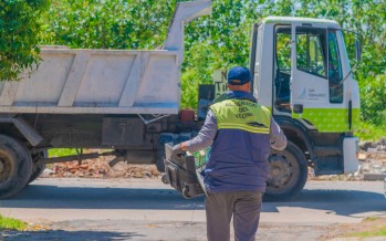 Dengue: promoción del descacharreo casa por casa