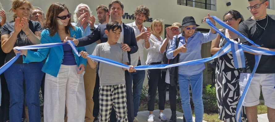 El gobernador Kicillof inauguró la torre 3 del barrio Tiro Federal