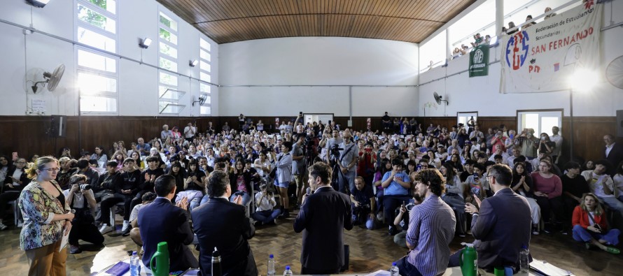 En el Artigas se presentó un programa de educación financiera para estudiantes